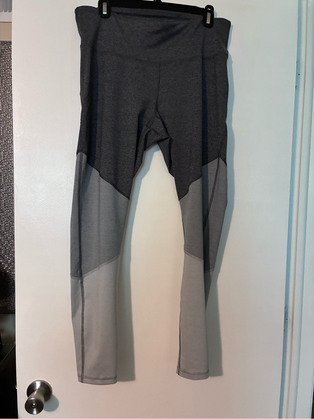 Old Navy Charcoal and Light Gray Colorblock Leggings